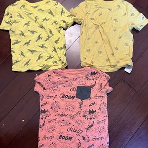 Lot of 3 Short Sleeve T-shirts. 3T. Dinosaurs. Elephants. Super heroes.